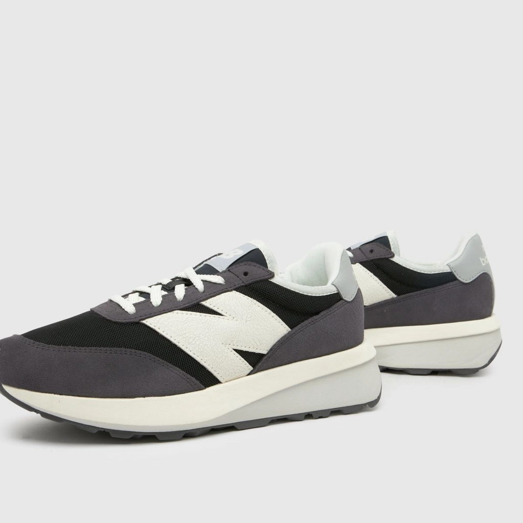 New Balance 370 in Dark Grey,